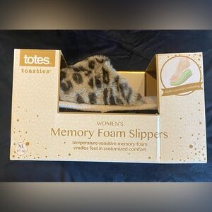 Isotoner Ash Women's Slippers XL (9.5/10)